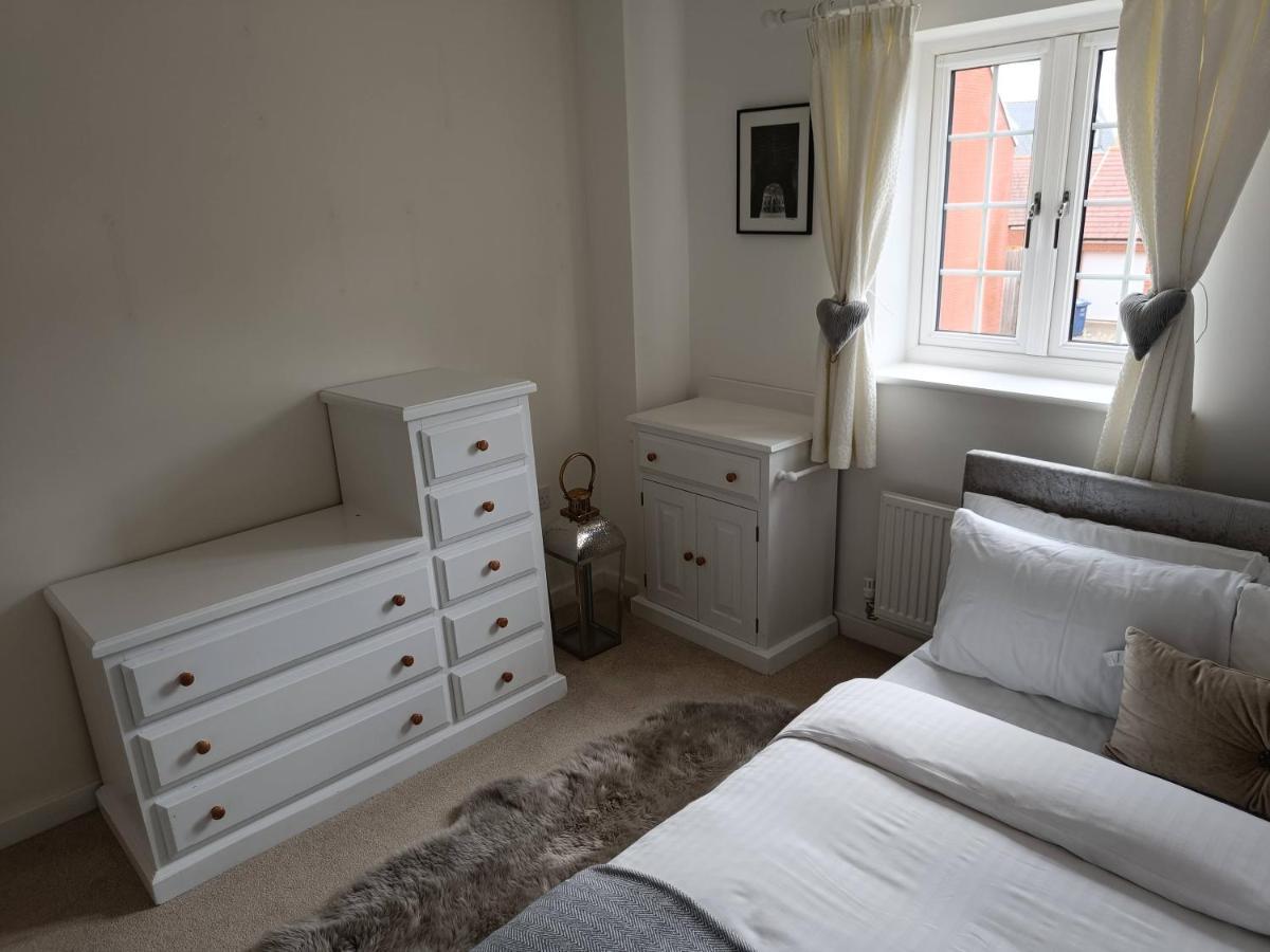3 Bedroom Townhouse Near Bicester Village Exterior foto